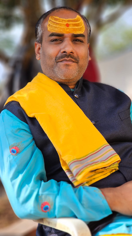 Shri Mukesh Shastri